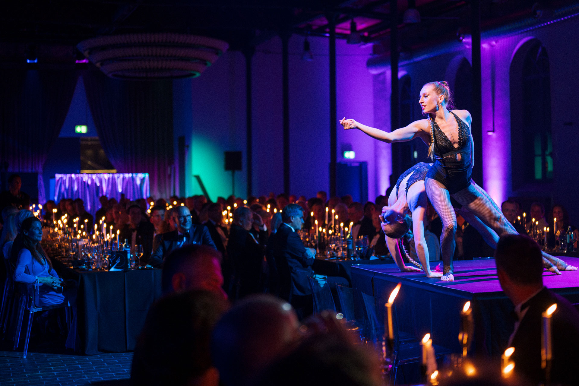 MonaLaura_09_11_2024_Berlin_Claudia_Simchen_Akrobatik